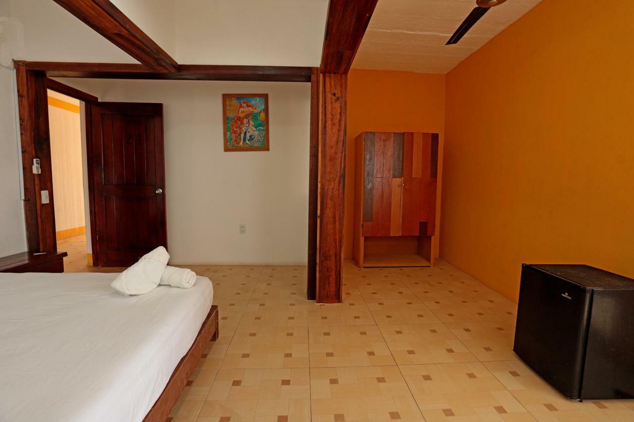 Hotel Neptuno Zipolite Exterior photo